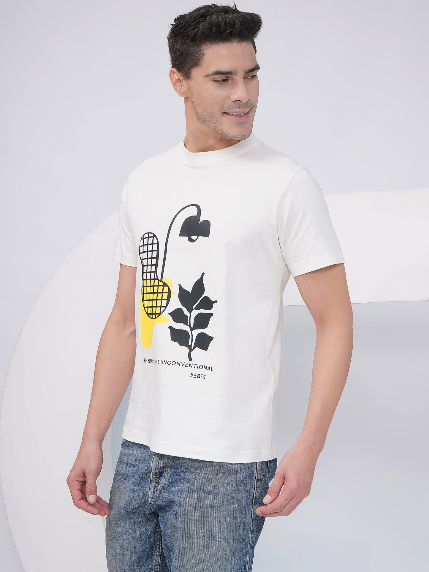 Off-White Men’s Graphic Print T-Shirt – KMRT006