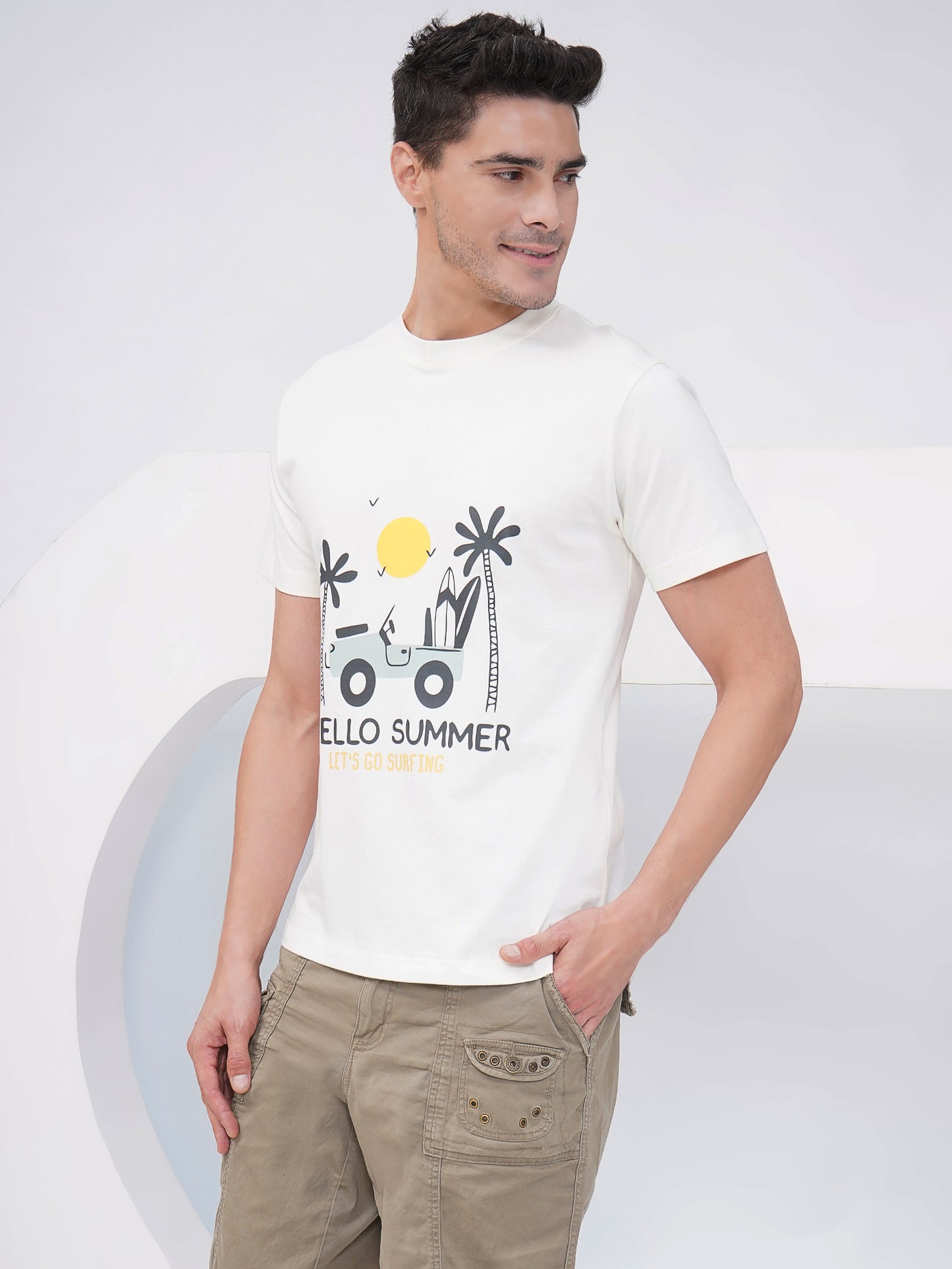 Off-White Men’s Graphic Print T-Shirt – KMRT005