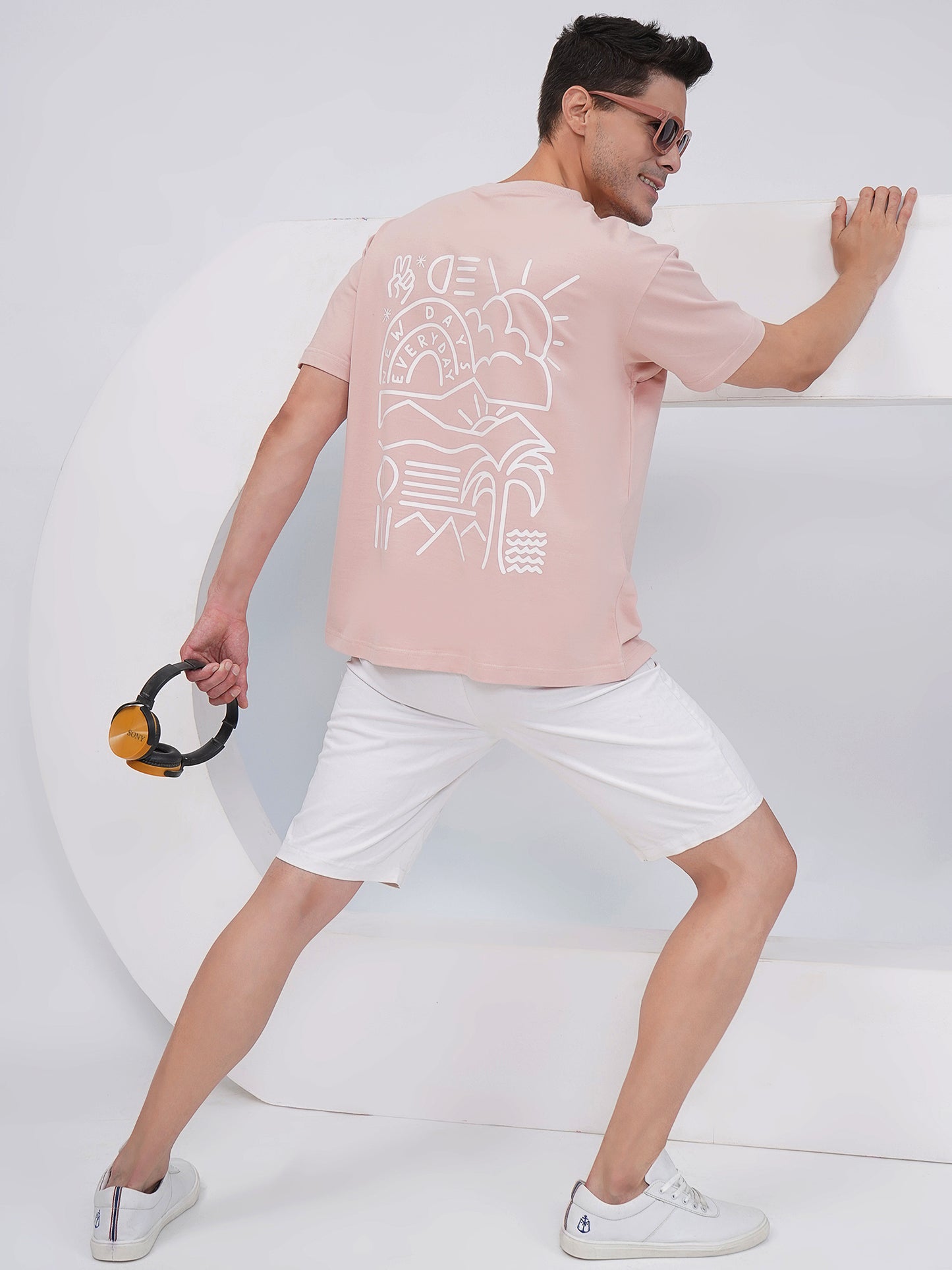 Dusty Pink Men’s Oversized Everyday Graphic T-Shirt – KMOT009