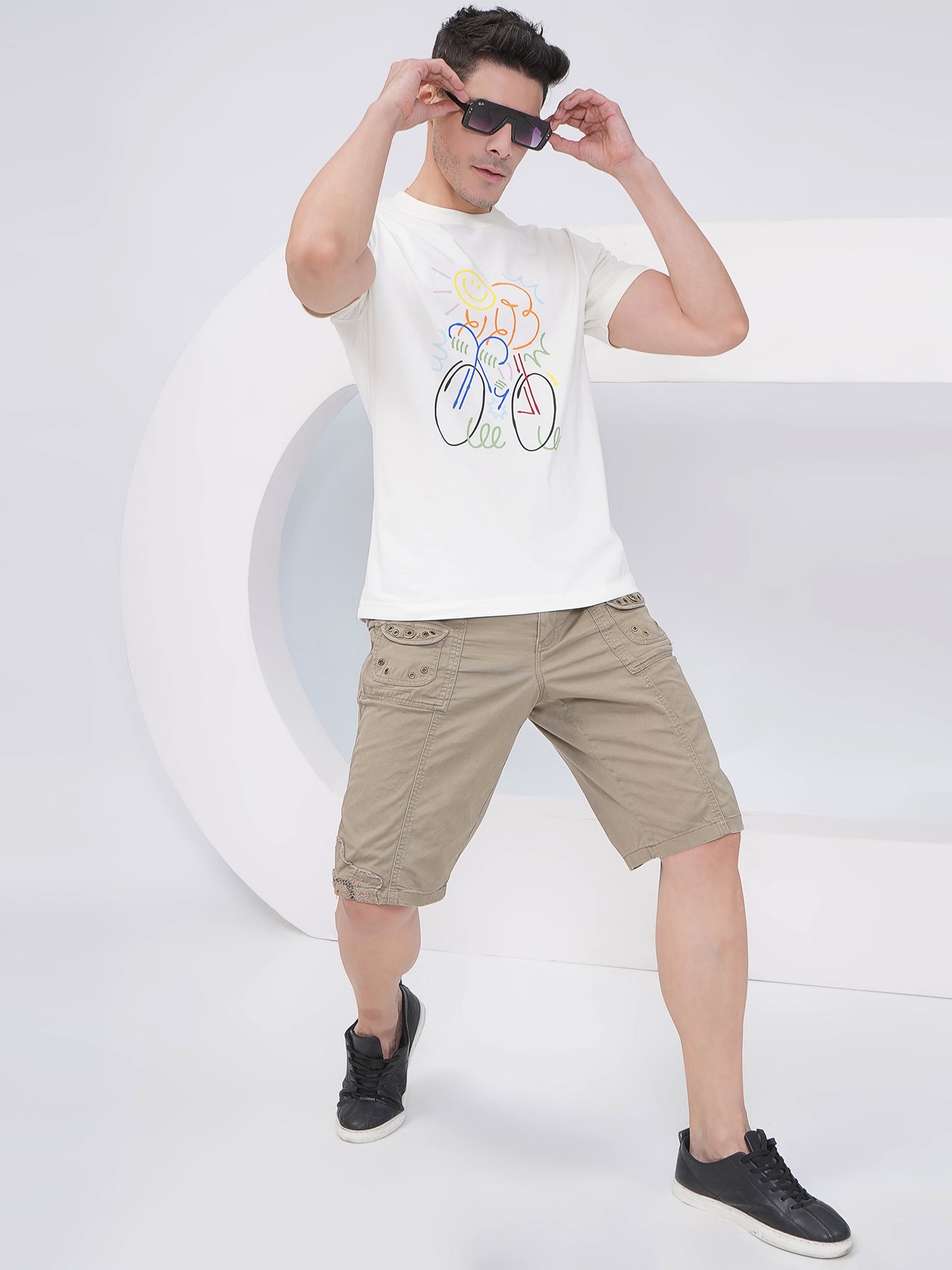 Off-White Men’s Graphic Print T-Shirt – KMRT004