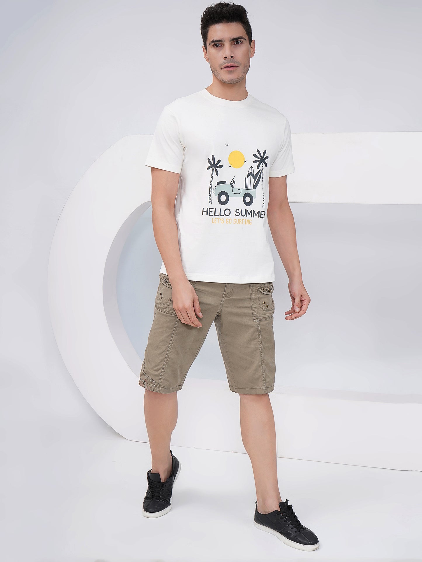 Off-White Men’s Graphic Print T-Shirt – KMRT005