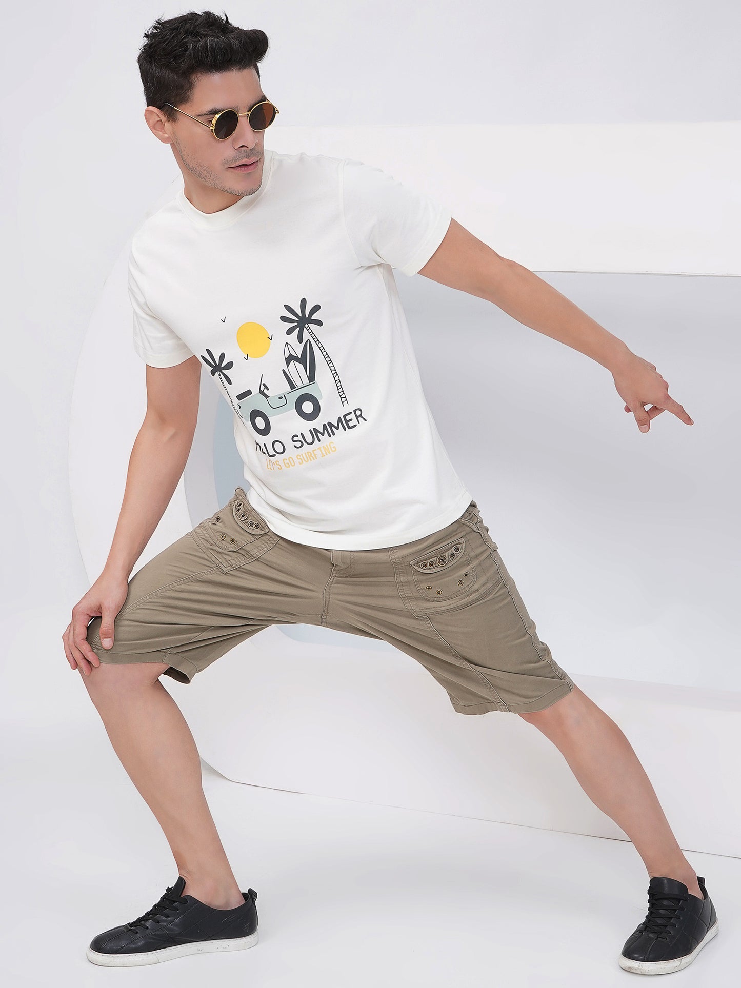 Off-White Men’s Graphic Print T-Shirt – KMRT005